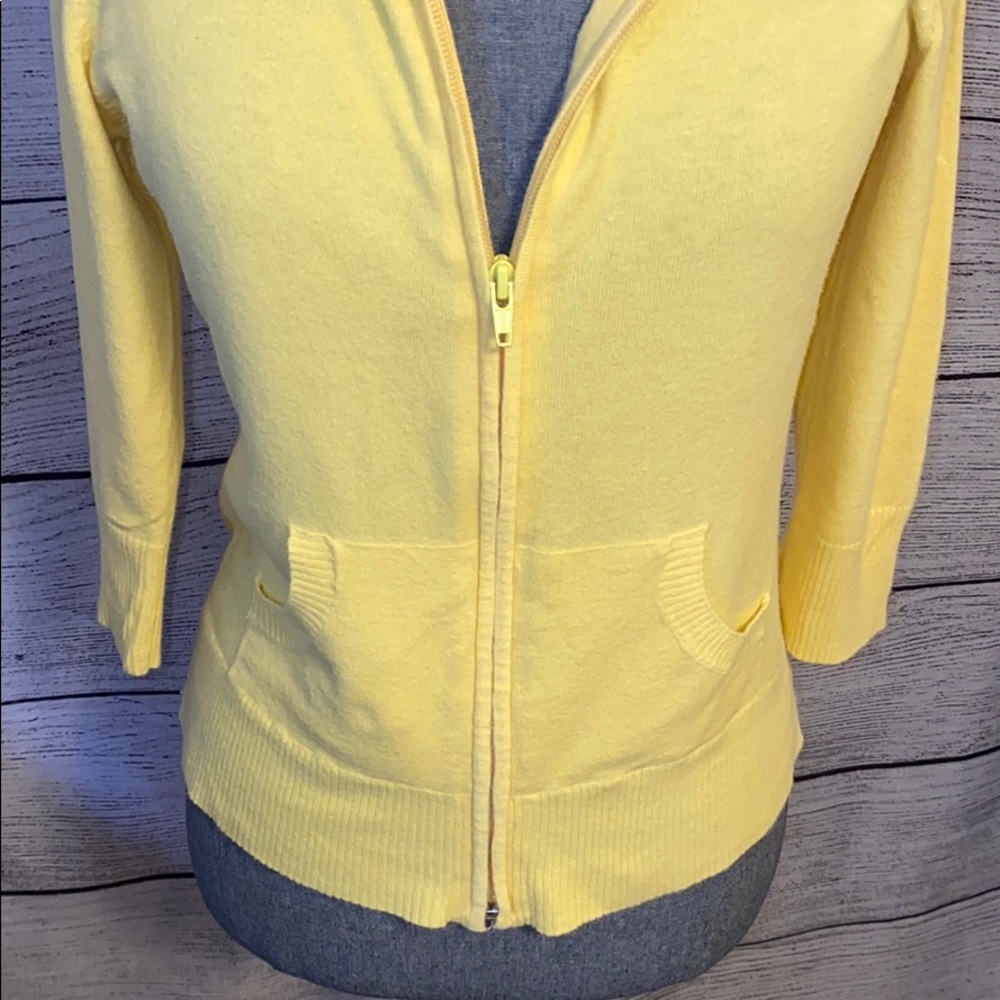 Yellow Sweater - Picture 4 of 7